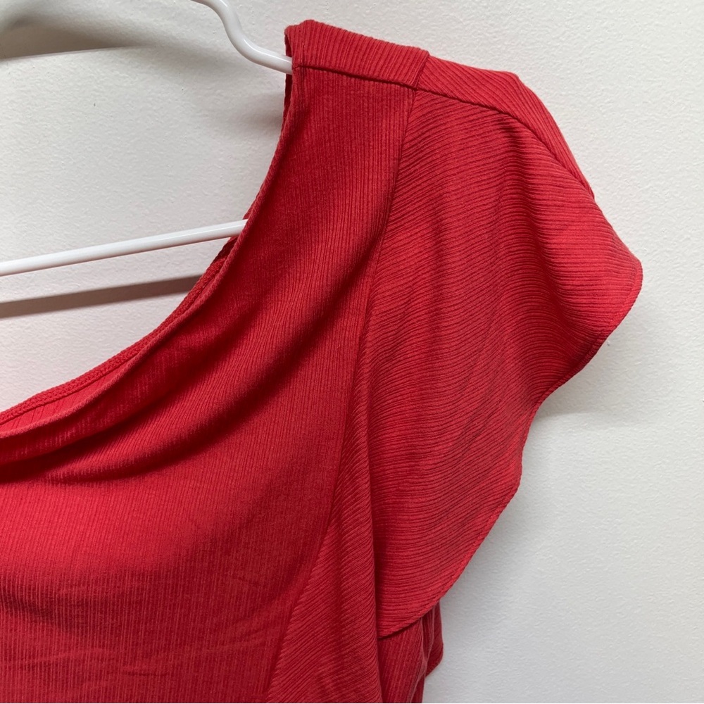 Nine West Women’s Shirt Top Size Large One Shoulder Coral Ruffle Casual - Picture 3 of 9